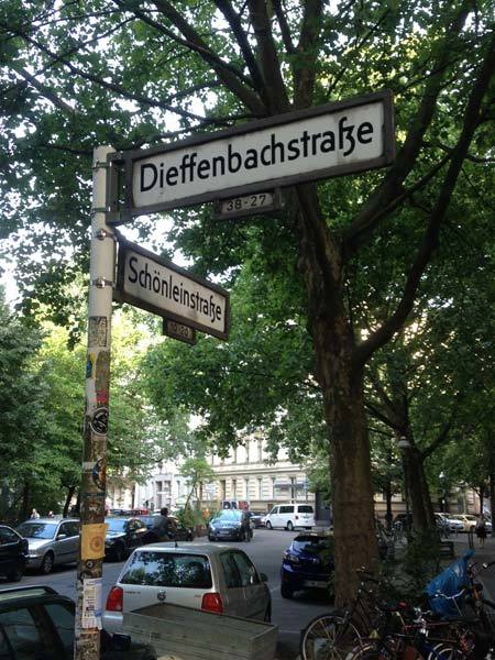 Straßenschilder Dieffenbachstraße/Schönleinstraße